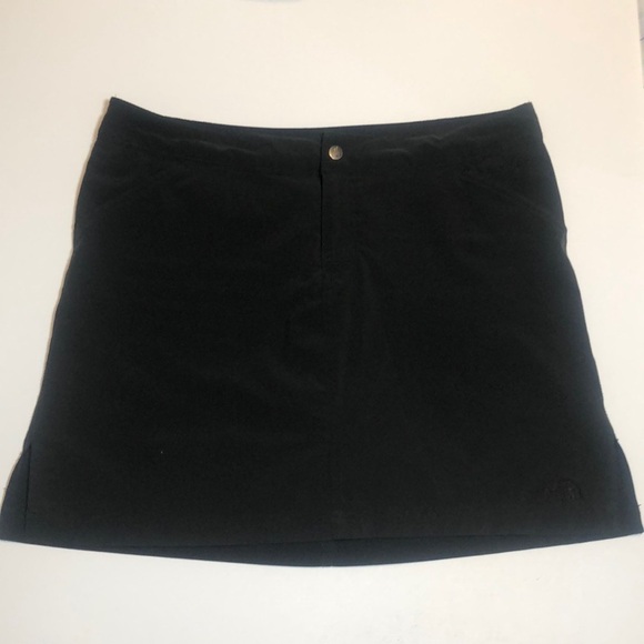 THE North Face Skort Size 10 - Picture 1 of 7